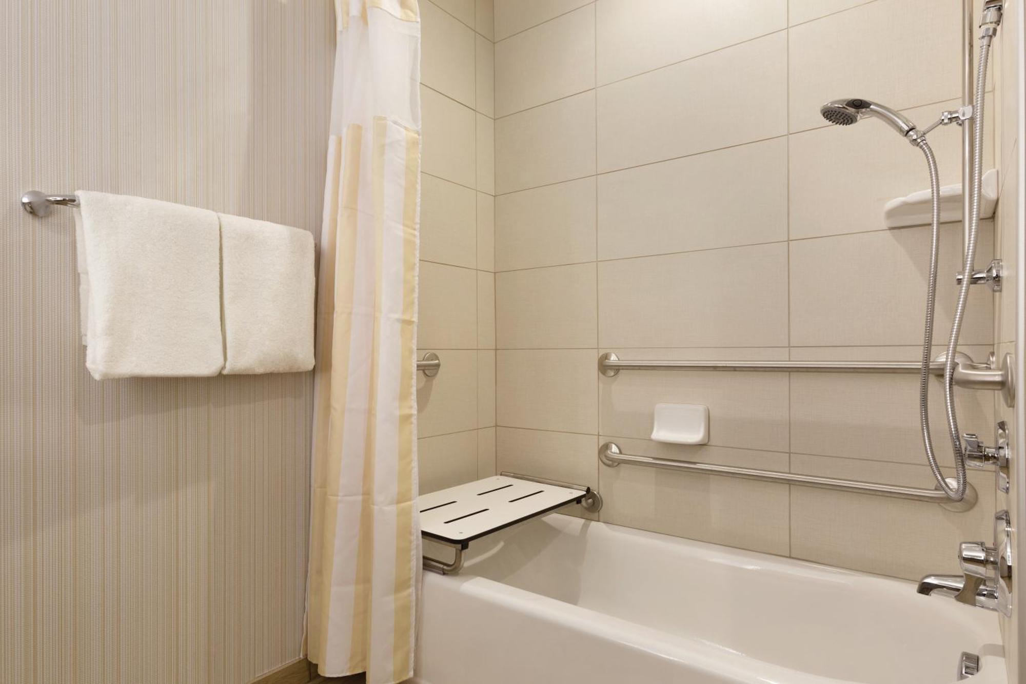 Hilton Garden Inn Pittsburgh Airport South-Robinson Mall Robinson Township  Exterior photo